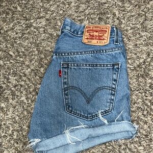 Levi’s Cut Off Jean Shorts